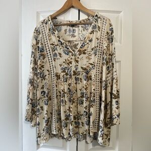 American Eagle Outfitters Floral Cream and Blue Blouse